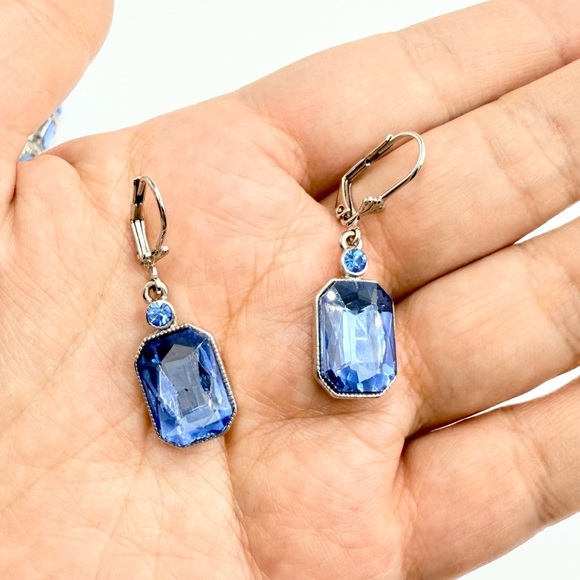 Monet Blue Czech Glass Silver Tone Necklace Bracelet Earrings Set - Picture 7 of 11